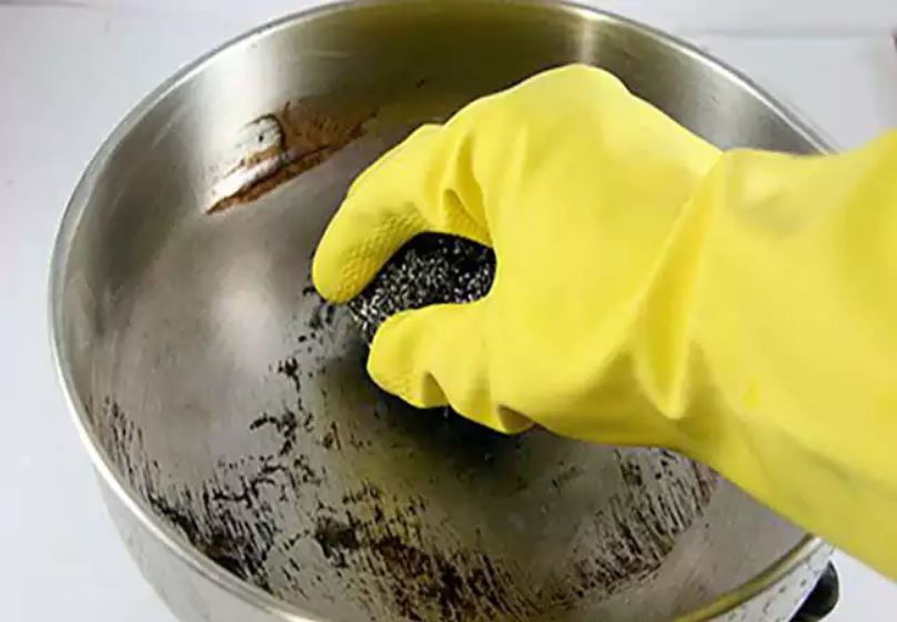 شستشوی قابلمه استیل